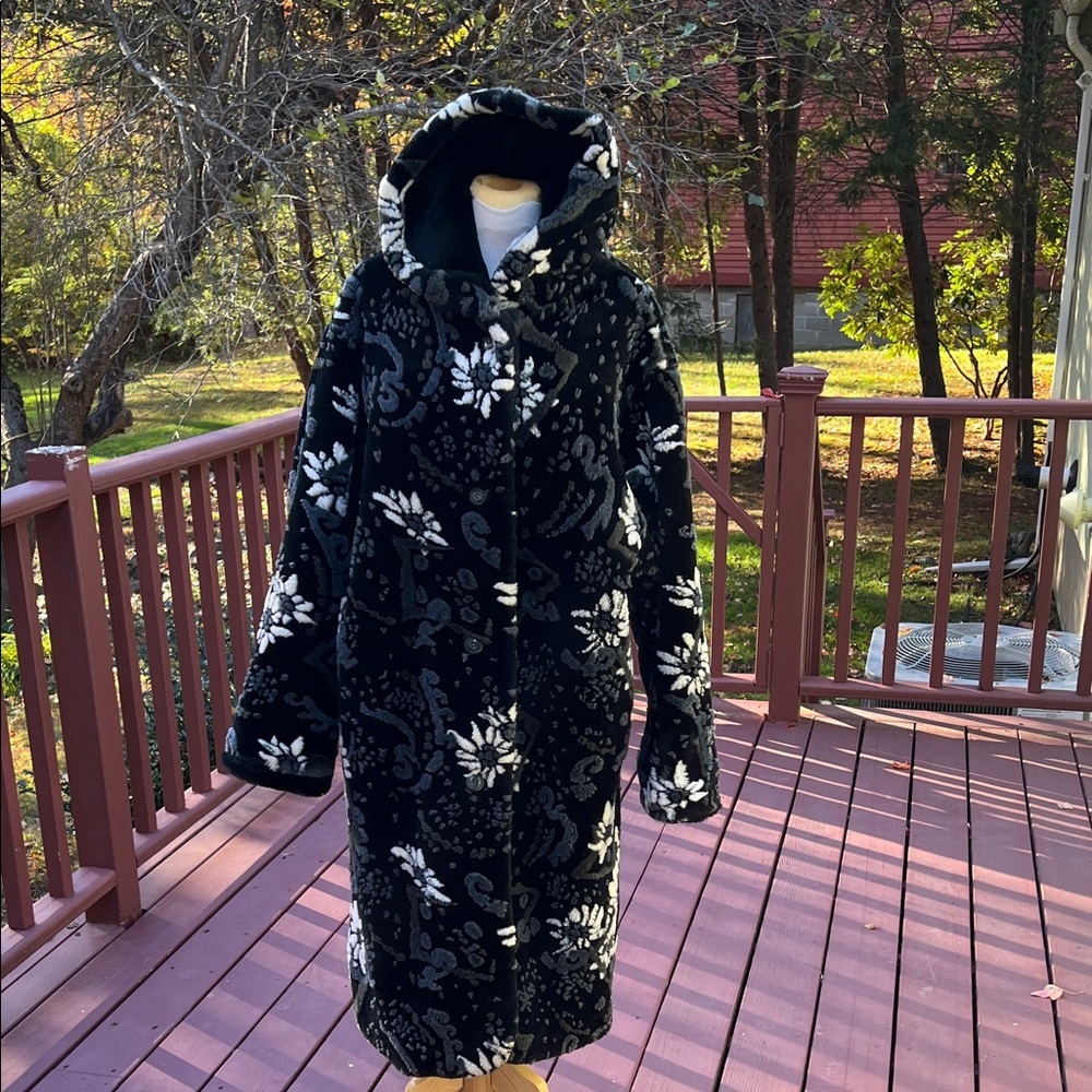 Marker medium Floral Black and White Women's faux fur  jacket .